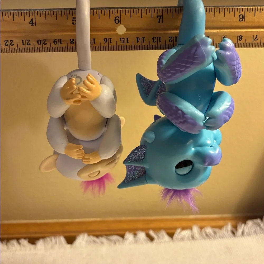 Fingerlings Blue Dragon and White Monkey 4” toy
